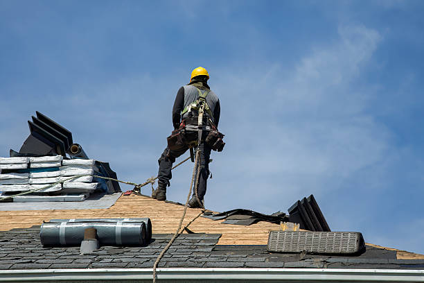 Professional Gutter Installation technician working in New Hope, VA